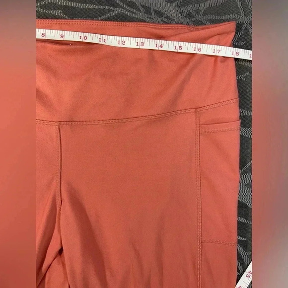 Danskin- Women's Reflective Capri Legging- High-Rise- Wide Waistband. - Picture 7 of 9